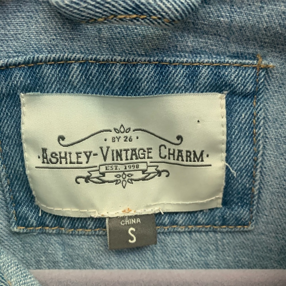 Ashley Vintage Charm Denim Jacket - Picture 3 of 3